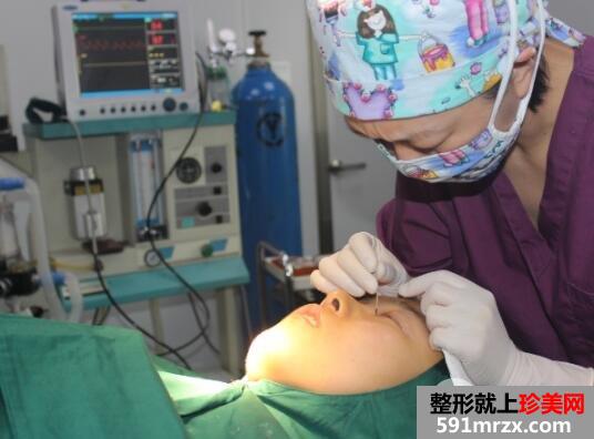 开眼角手术失败修复价格和案例图片