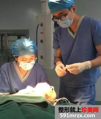 做了心形脸+小清新双眼皮后 她竟然变成了这样