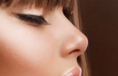 缩小鼻翼缩哪里