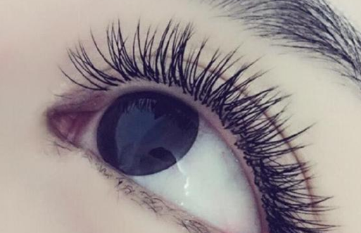 消除眼袋很疼吗