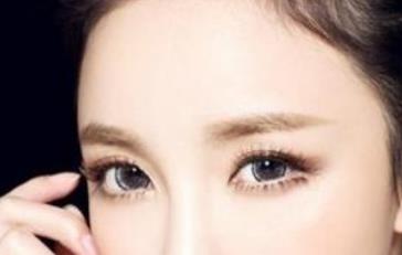 开眼角拆线后多久化妆