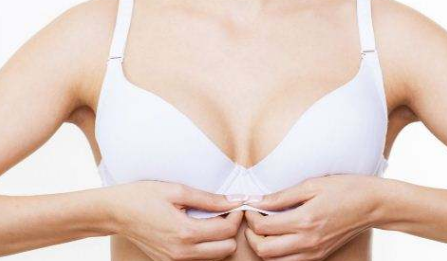 乳房下垂能进行治疗吗
