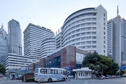上海隆胸哪家整形医院好