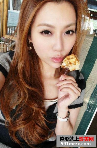 玻尿酸注射丰唇珠手术，让我安吉丽娜朱莉的性感丰唇