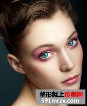 成美膨体隆鼻多少钱