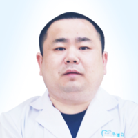 覃伟