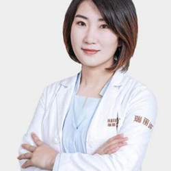 杨霞